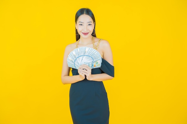 揭秘六合彩牛生肖的魅力：你不可错过的中奖密码！